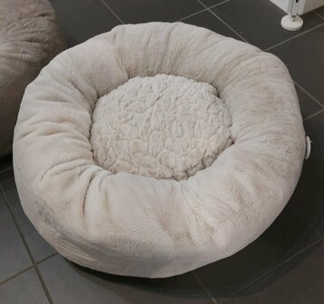 EH GIA CAKE BED DARK PANNA PLUCHE/PANNA CURL 70CM