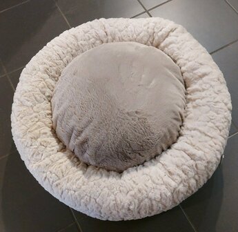 EH GIA CAKE BED LOWER CURLY PANNA PLUCHE 70CM