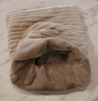 EH GIA SLAAPZAK M2 LINES PANNA + TAUPE PLUCHE