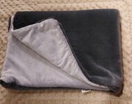 EH GIA DEKEN GRIJS CHENILLE/ANTHRACIET PLUCHE